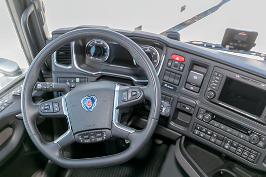 cabina de camión Scania para el transporte de mercancías por carretera