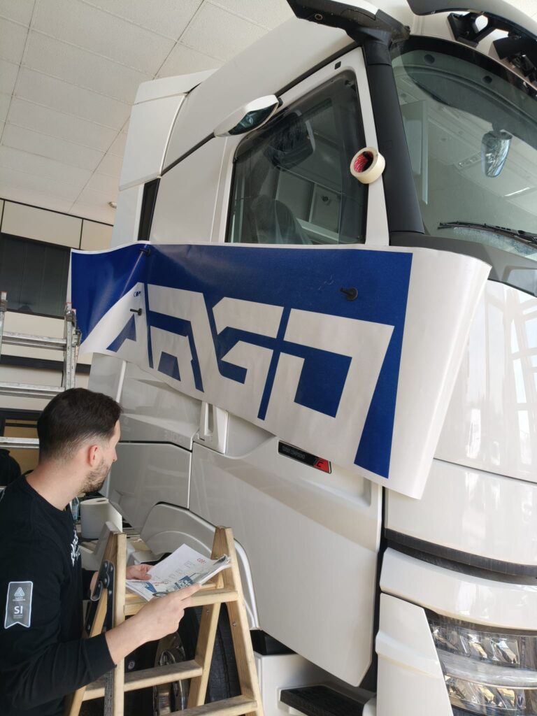 tractoras de transportes Argo nueva rotulación de Renault 2026